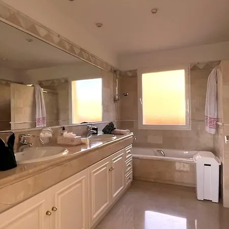 Penthouse Duplex 3 Chambres, Vue A Elviria Apartment Marbella